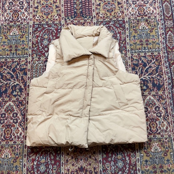 lululemon athletica Jackets & Blazers - Lululemon Angled‎ Full Zip Puffer Vest Beige Sleeveless Collar lined